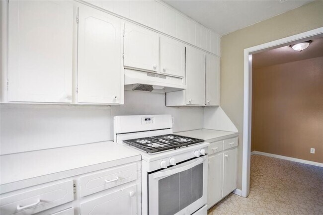 Building Photo - 3534 Midwest Dr