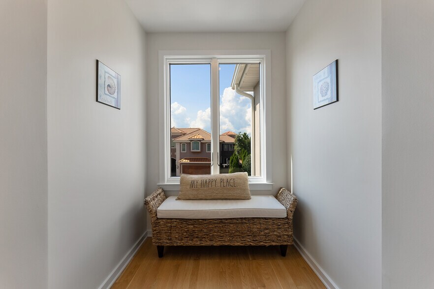 Building Photo - 7600 Bayshore Dr