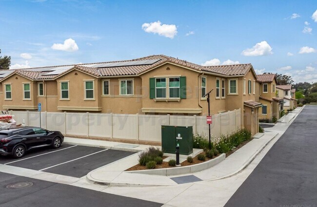 Building Photo - 506 Longmeadow St