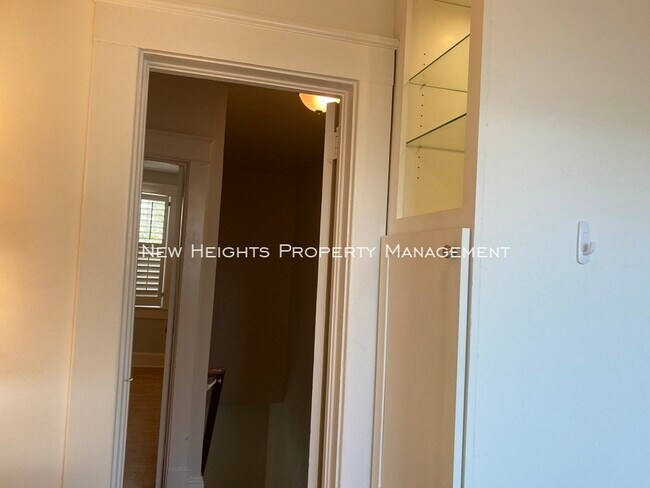 Building Photo - 301 Broad St