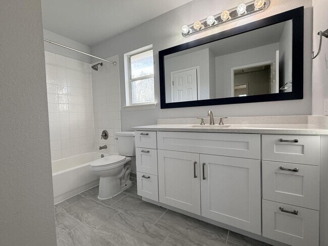 Building Photo - 14911 Elkton Dr