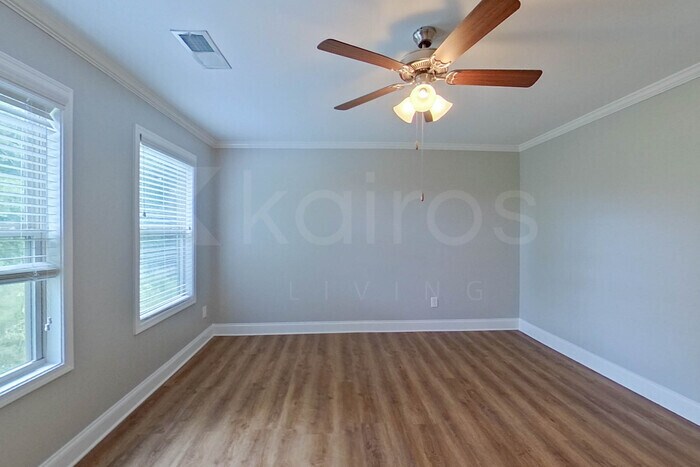 Building Photo - 215 Orchard Ln