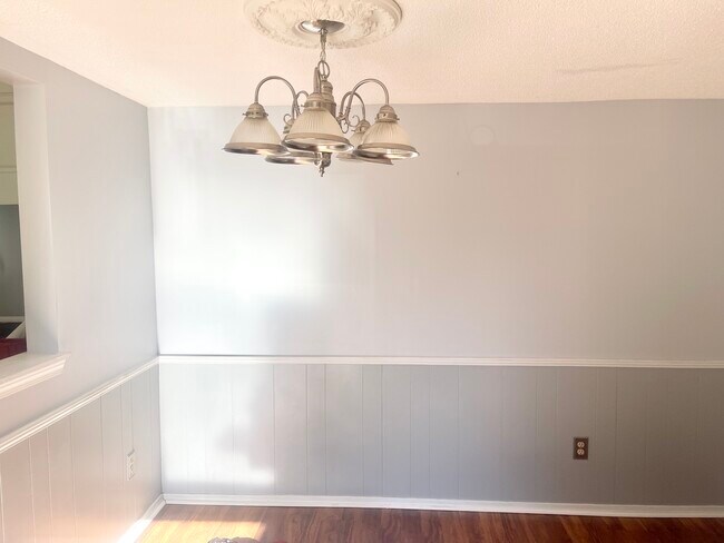 Building Photo - 720 Coventry Ln