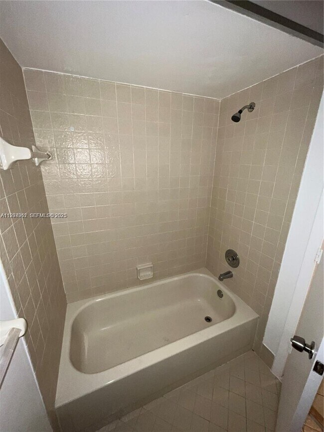 Building Photo - 11453 NW 39th Ct