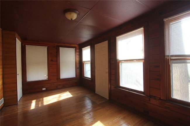 Building Photo - 7028 Glades Ave