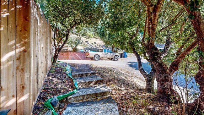 Building Photo - 11 Pedrini Wy