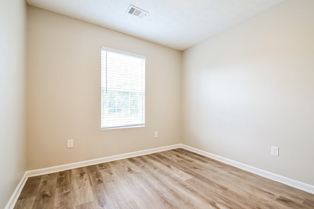 Building Photo - 6149 Raleigh Oaks Ct