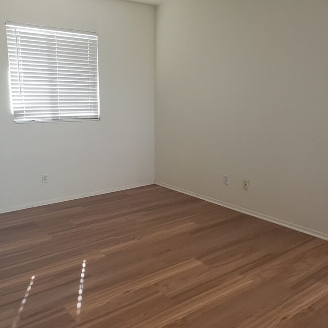 Building Photo - Nice 3 Bedroom/ 3 Bathroom Home in Moreno Valley!!!