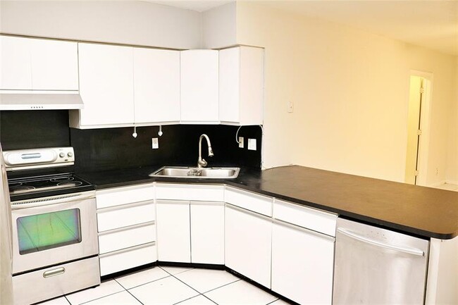 Building Photo - 11200 NW 39th St