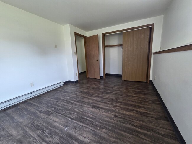 Building Photo - 324 Joseph St