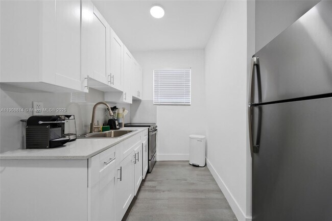 Building Photo - 1029 SW 5th St