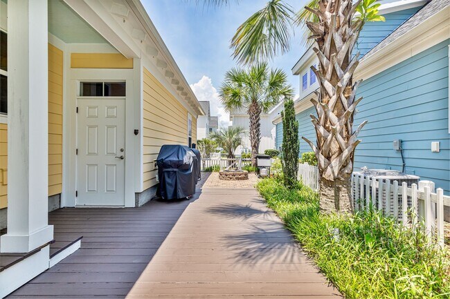 Building Photo - Sweetgrass Square in Market Common