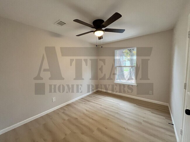 Building Photo - Beautifully updated 3-bedroom, 2-bathroom
