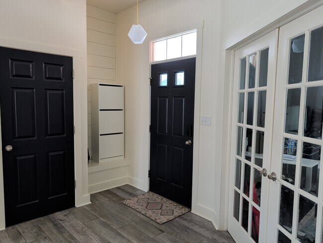 Building Photo - 8738 Kipling Dr