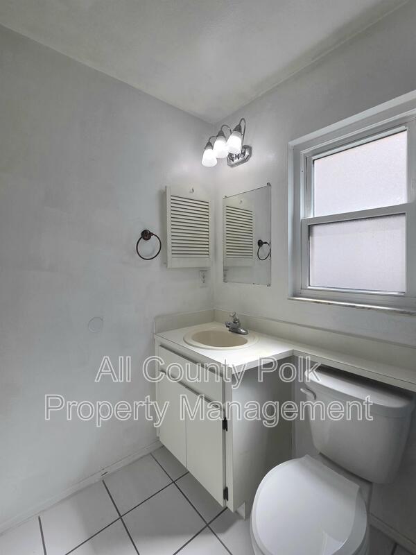 Building Photo - 1410 Bramblewood Dr