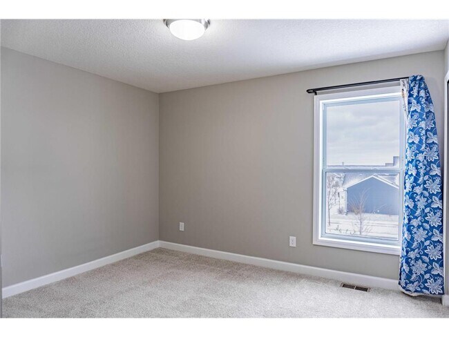 Building Photo - 143X Nutmeg Cir