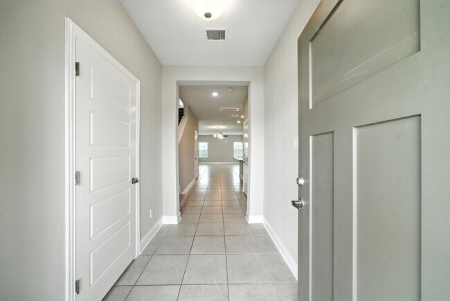 Building Photo - 32943 Turning Springs Dr