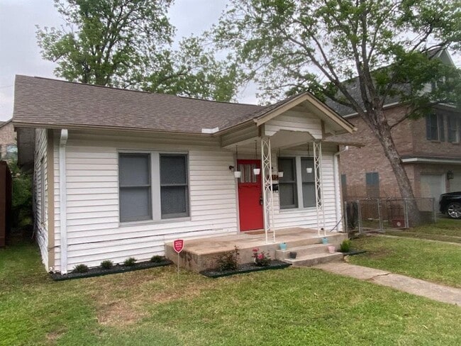 Building Photo - 4434 Oleander St