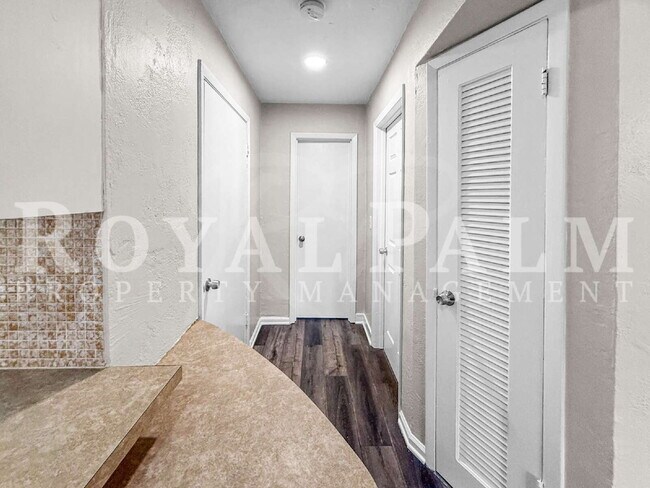 Building Photo - 3744 Estelle Ave