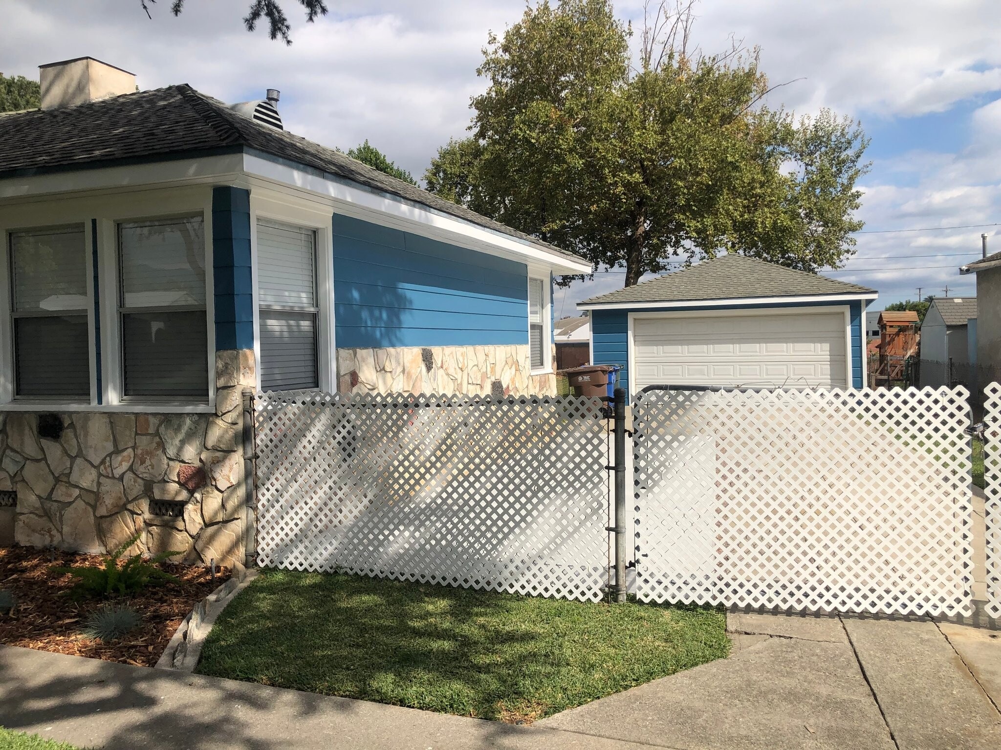 Building Photo - 10828 Montecito Dr