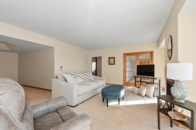 Building Photo - 14130 Sheffield Dr