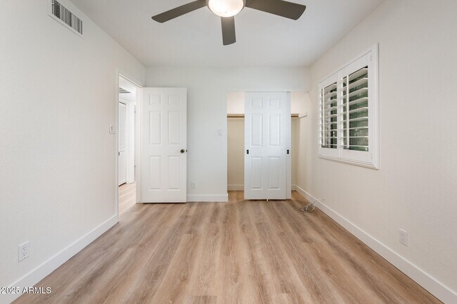 Building Photo - 6430 N 77th Way