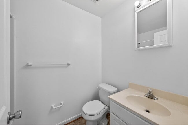 Building Photo - 22628 Rue Woods Dr