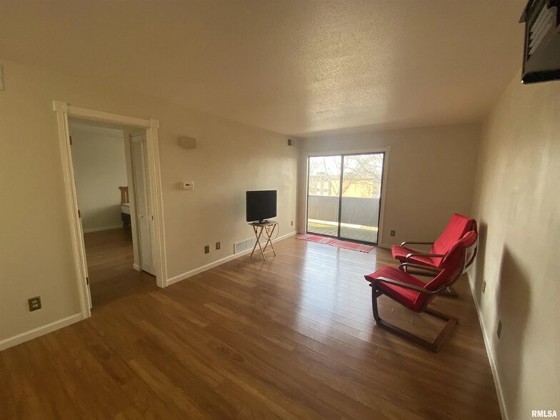 Building Photo - 7127 N Terra Vista Dr