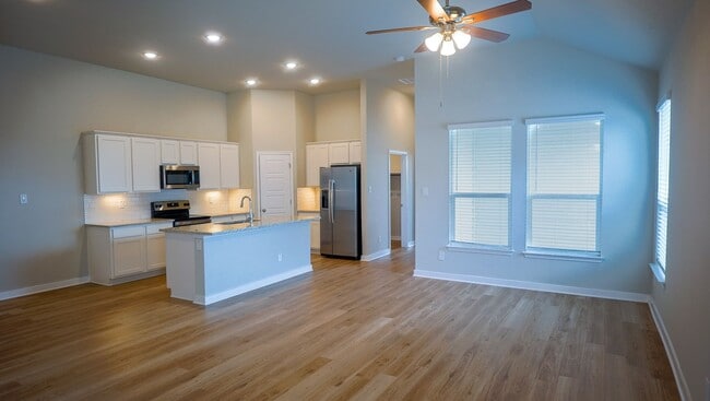 Building Photo - Stunning 3x2 Luxury Duplex in Buda, TX!