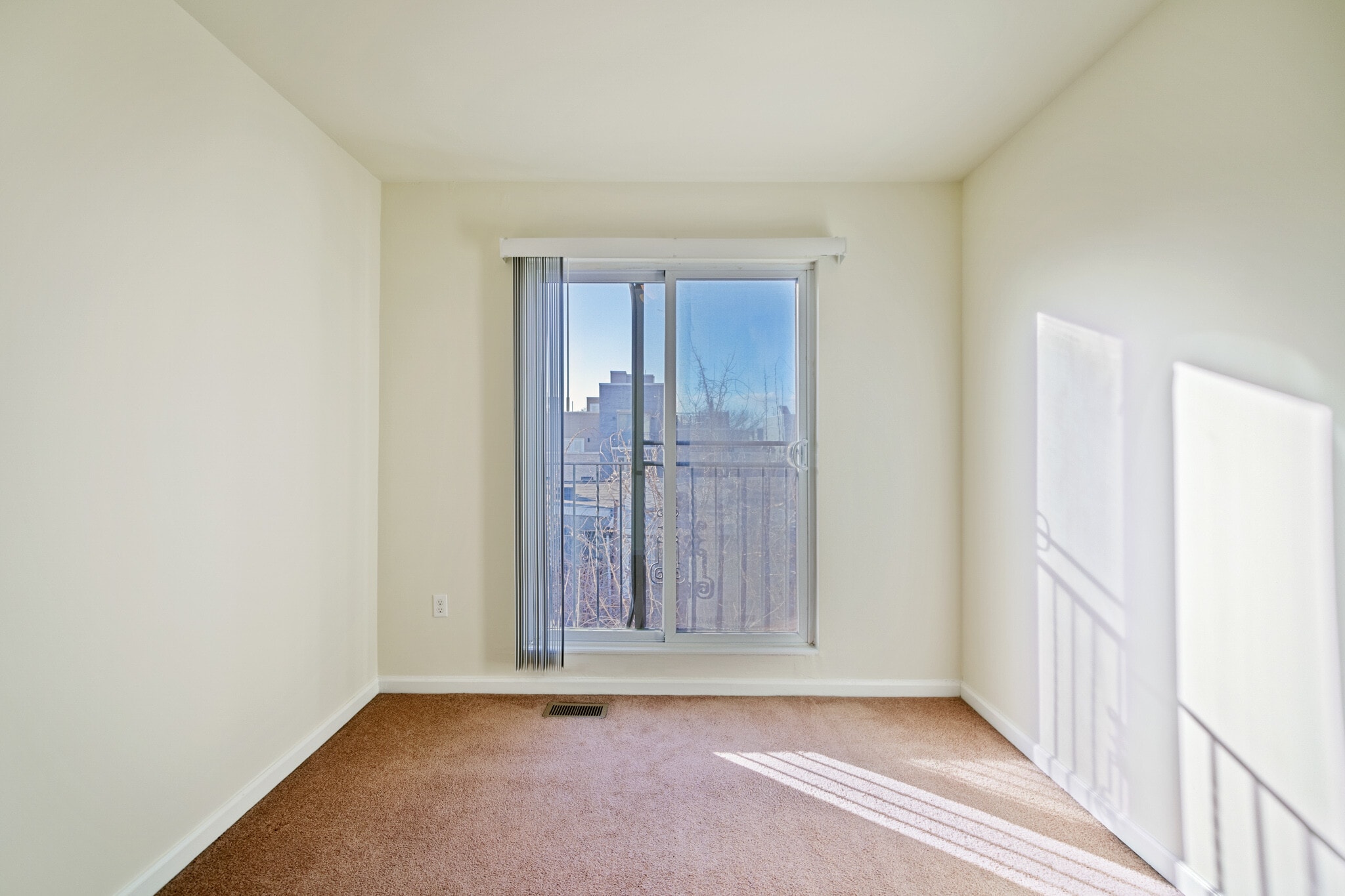 3rd Fl Rear BR #4 - 1818 Federal St