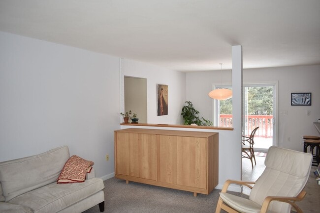 Building Photo - 4 Bed, 2.5 Bath House