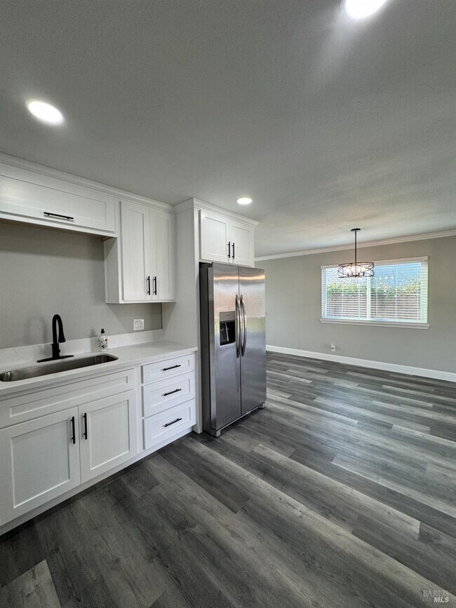 Building Photo - 124 Purdue Dr