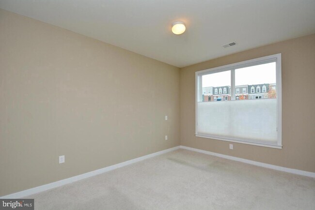 Building Photo - 3989 Norton Pl