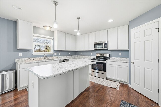 Building Photo - 463 Dusty Brook Dr
