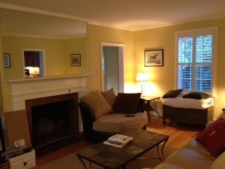 Building Photo - 1811 N Edgewood St