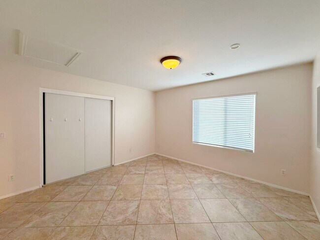 Building Photo - 7473 Glorious Sun Dr