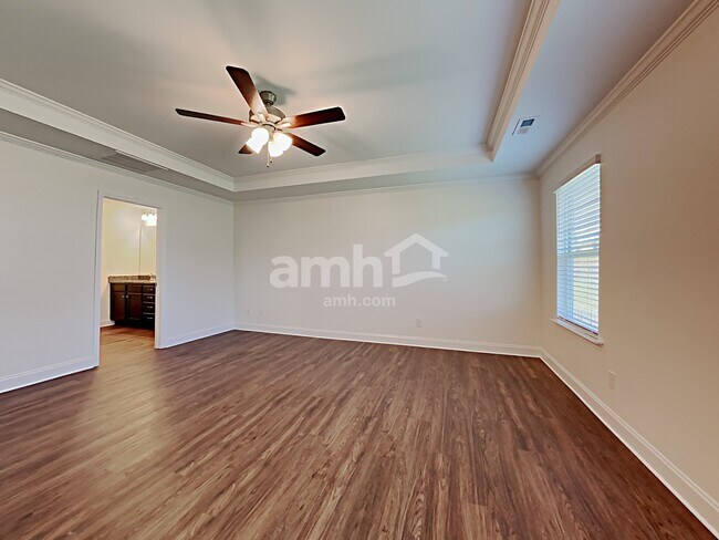 Building Photo - 161 Twin River Dr