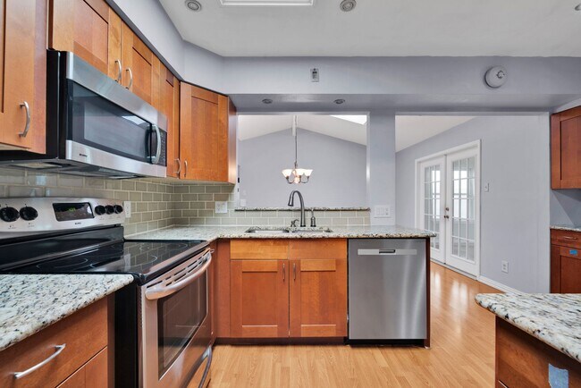 Building Photo - Charming 3-Bedroom Home in Prime Location!
