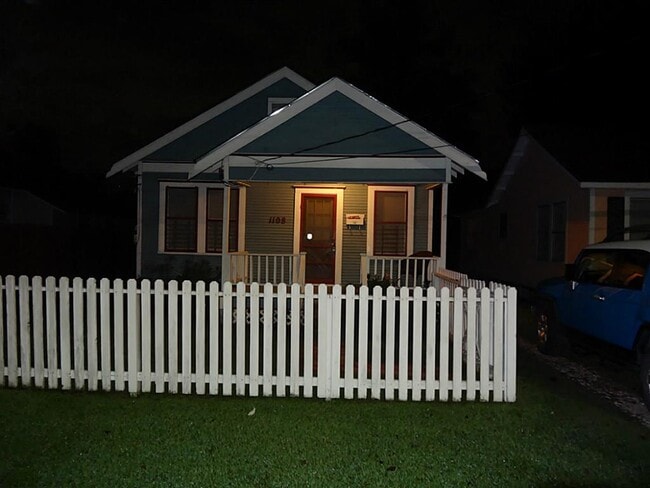 Building Photo - 1108 Mathis St