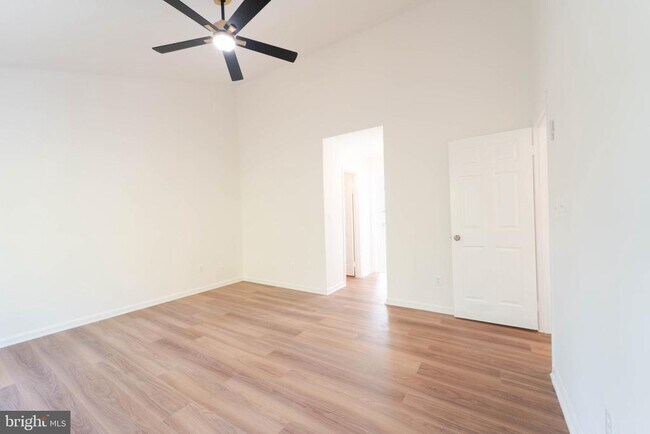 Building Photo - 3244 Titanic Dr