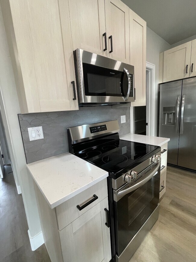 Building Photo - 2011 18th St