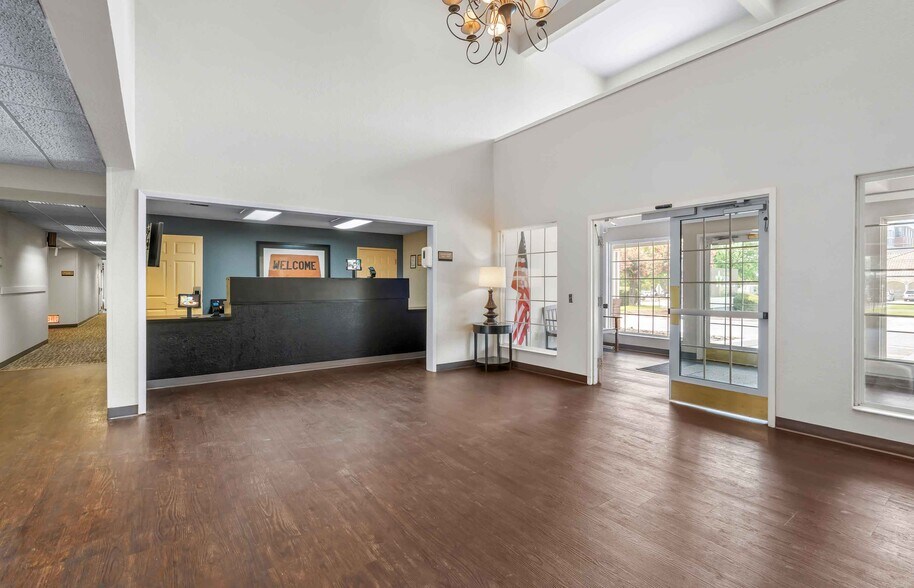 Building Photo - Furnished Studio-Dallas - Plano Parkway