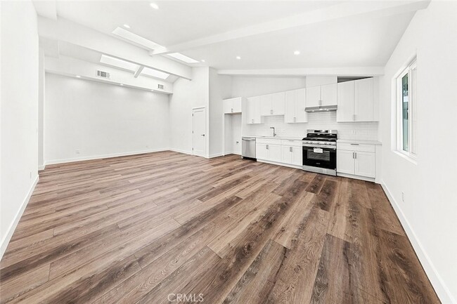 Building Photo - 13010 Hartland St