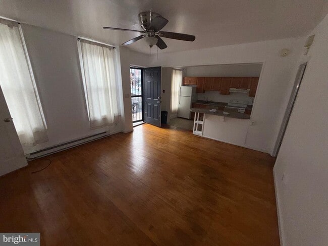 Building Photo - 600 E Girard Ave