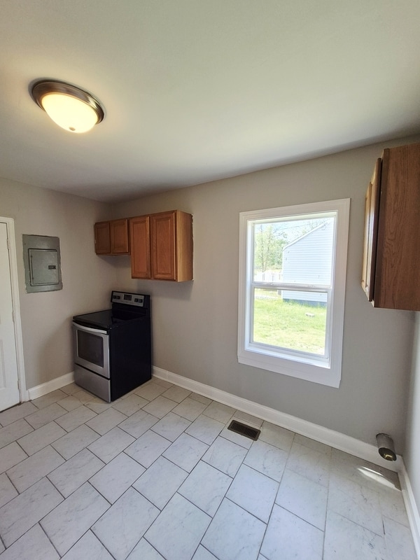 Building Photo - 2917 Creighton Rd