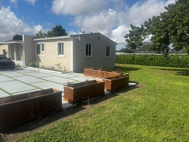 Building Photo - 1001 NW 148th St