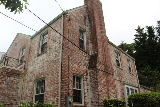 Building Photo - "Coming Soon" NW DC locale...3 level - 2/2.5 w/ off street parking  - 15 months only -