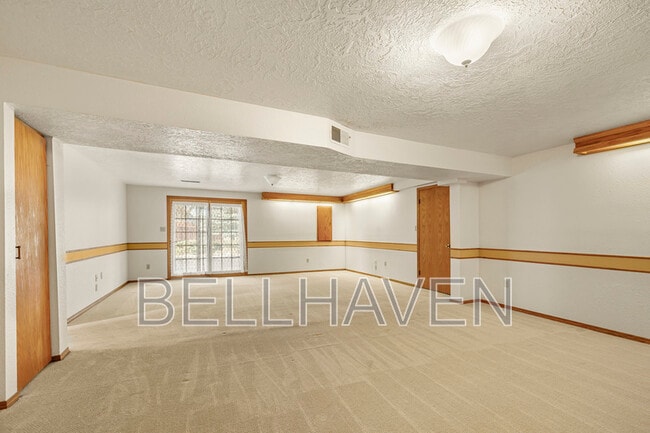 Building Photo - 450 W Elmore Ave