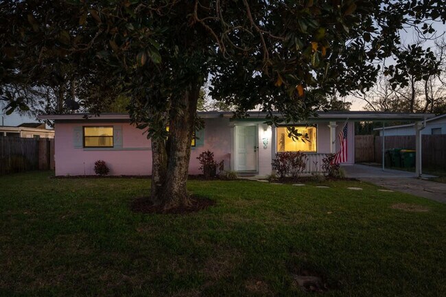 Building Photo - 106 N 17th Ave S