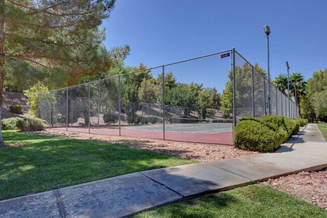 Building Photo - Ground Floor 2BD/2BA Condo in Gated Henderson Community – Resort-Style Amenities!